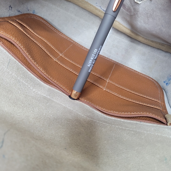 DB white British tan equestrian - Picture 15 of 16